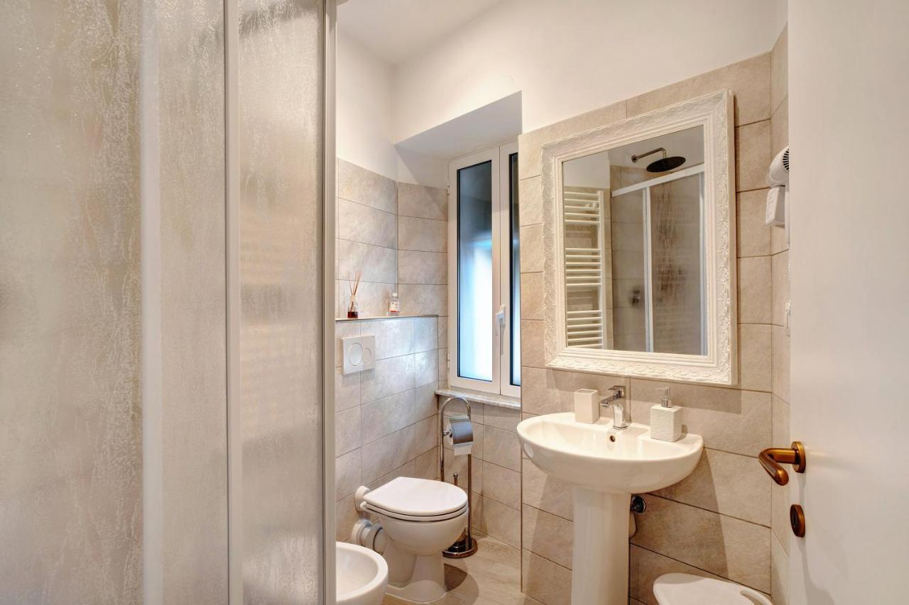 G House Dolceacqua Apartment Bagian luar foto